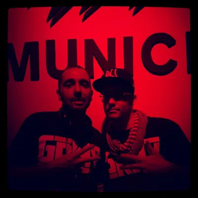 Foto de DJ Zas con Acción Sánchez. Imagen de la ficha «Interludio de scratch»